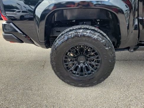 Used 2025 Toyota Tacoma TRD Pro AWD/4WD image 10