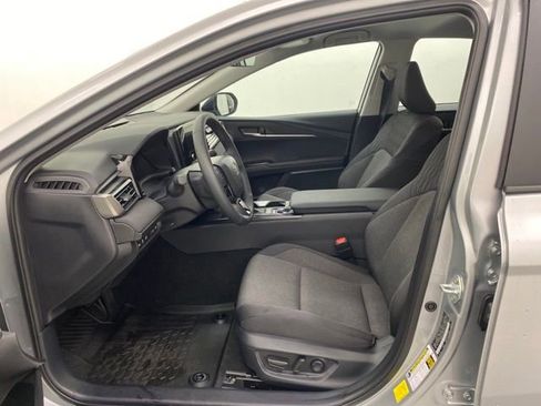 Used 2025 Toyota Camry LE image 11