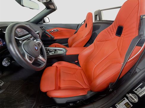 Used 2025 BMW Z4 M40i w/ Premium Package image 14