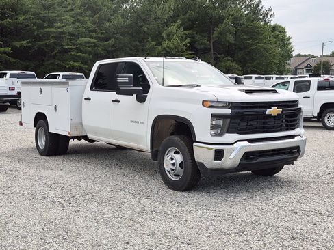 Used 2025 Chevrolet Silverado 3500 W/T w/ WT Convenience Package AWD/4WD image 2