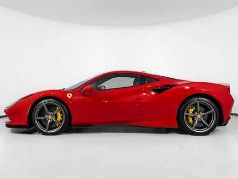 Certified 2022 Ferrari F8 Tributo RWD image 3