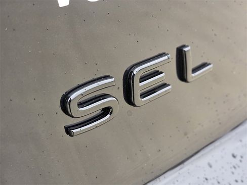 New 2026 Volkswagen Atlas Cross Sport SEL R-Line image 8