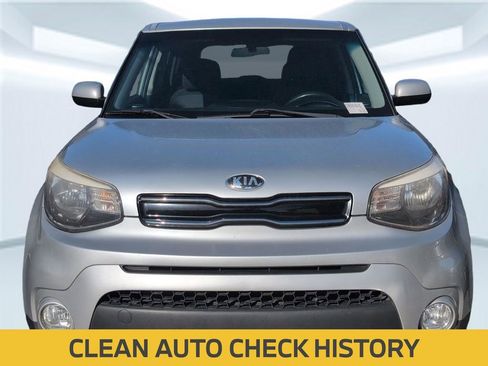 Used 2018 Kia Soul + image 2