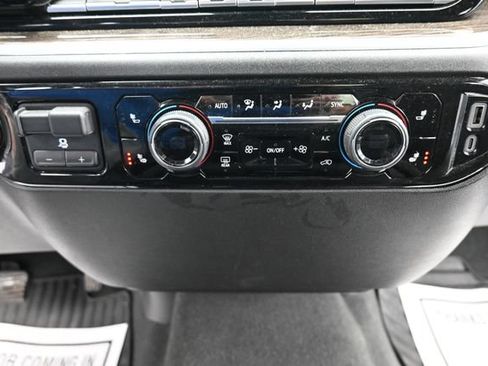 Used 2025 Chevrolet Silverado 2500 LT w/ Convenience Package AWD/4WD image 13