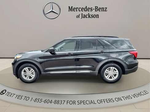 Used 2021 Ford Explorer XLT w/ Equipment Group 202A RWD image 5