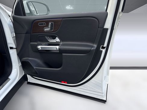 New 2026 Mercedes-Benz GLB 250 image 24