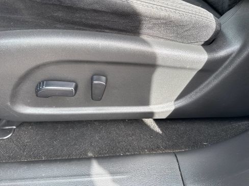 Used 2016 Nissan Pathfinder SV w/ SV Cold Weather Package image 33