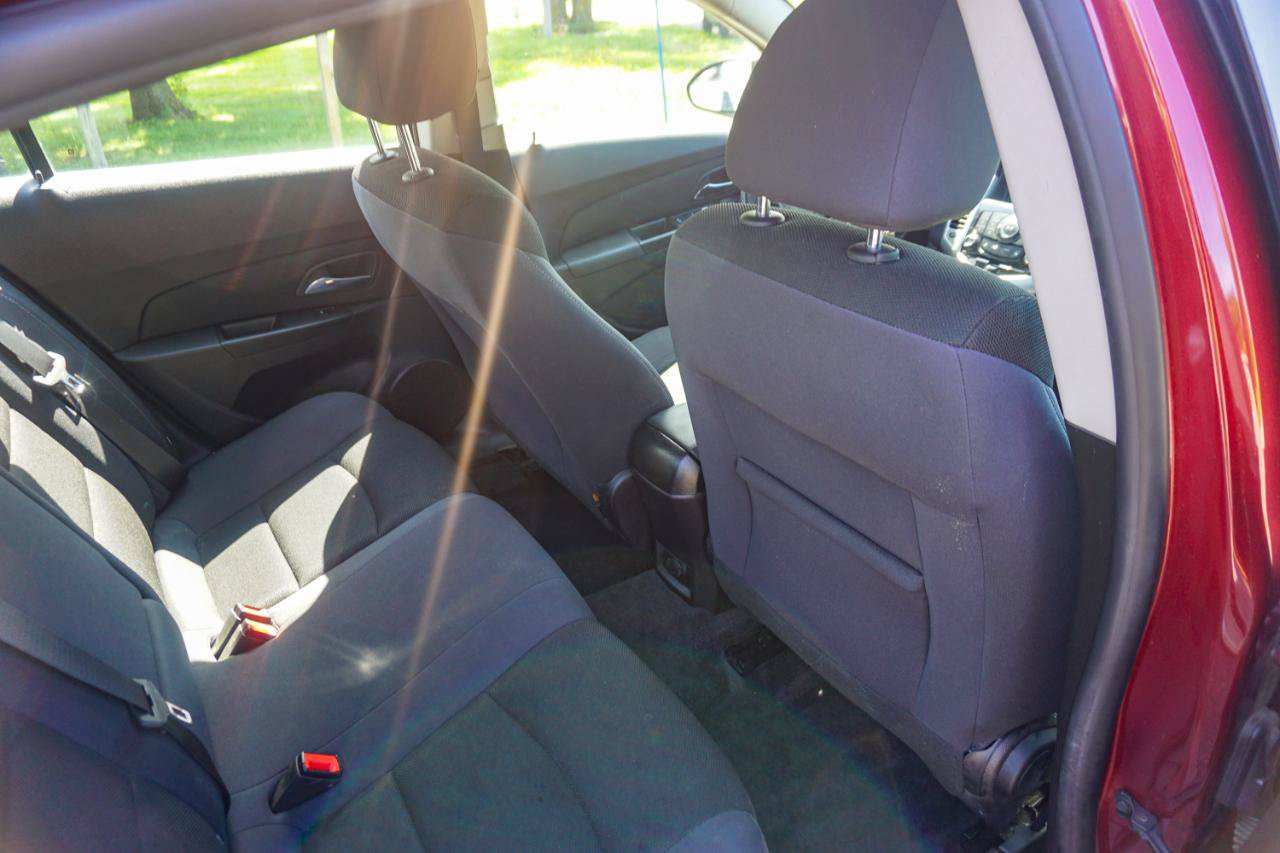 Used 2016 Chevrolet Cruze LT FWD image 16