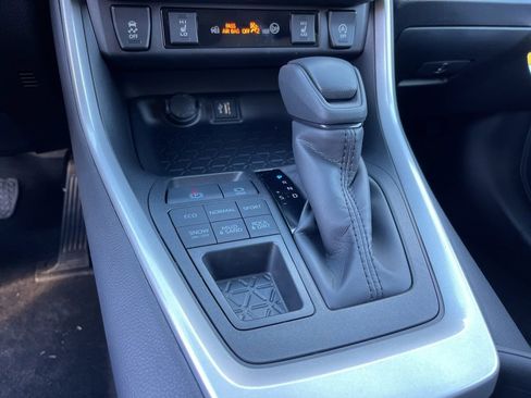 New 2025 Toyota RAV4 XLE image 15