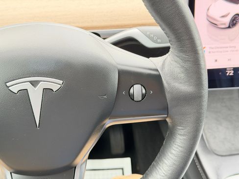 Used 2022 Tesla Model Y Long Range image 71