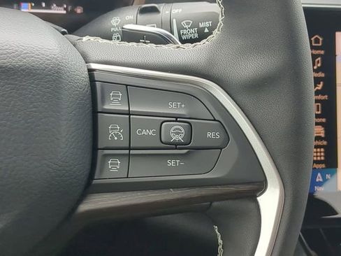 New 2026 Jeep Grand Cherokee L Limited w/ Trailer Tow Package image 33