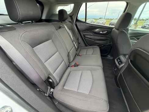 Used 2022 GMC Terrain SLE FWD image 28