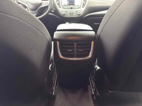 Used 2020 Chevrolet Malibu LT image 44