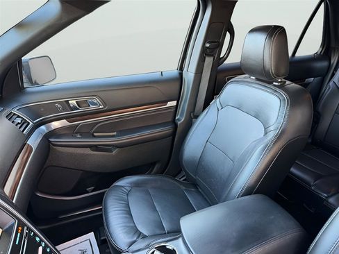 Used 2018 Ford Explorer Limited AWD/4WD image 14