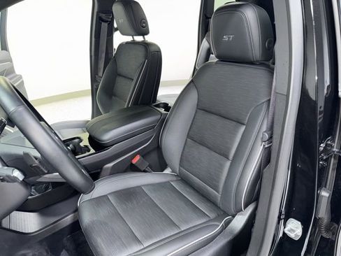 Used 2025 Buick Enclave Sport Touring image 15