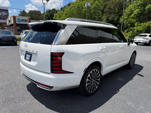 Used 2026 Hyundai Palisade Calligraphy FWD image 6