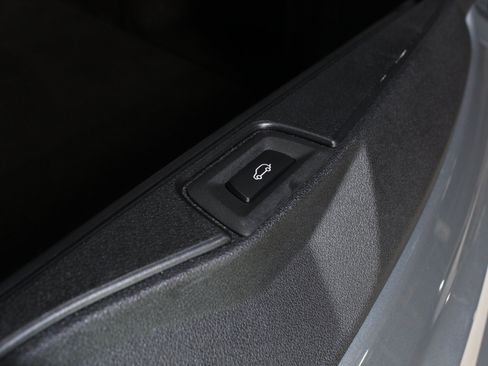 Used 2025 BMW X5 sDrive40i w/ M Sport Package RWD image 82