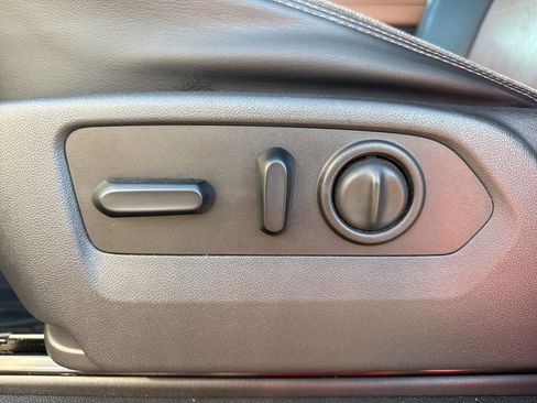 Used 2019 Chevrolet Silverado 1500 High Country w/ High Country Premium Package image 36