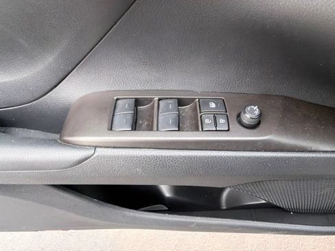 Used 2024 Toyota Camry SE w/ Cold Weather Package FWD image 18