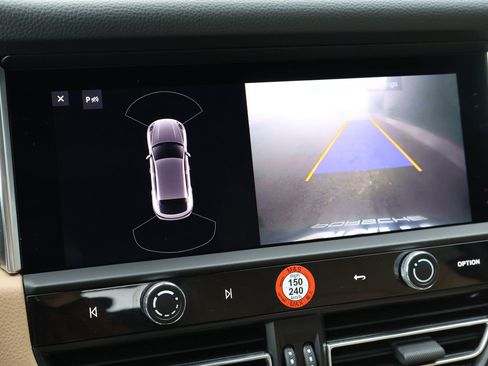 Certified 2023 Porsche Macan S image 19