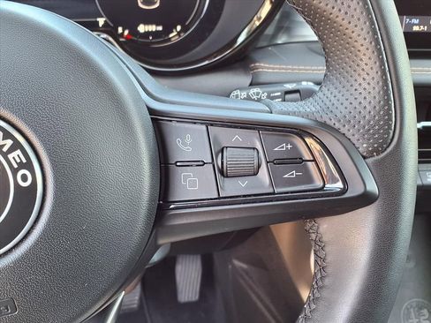 Used 2024 Alfa Romeo Tonale Ti image 34