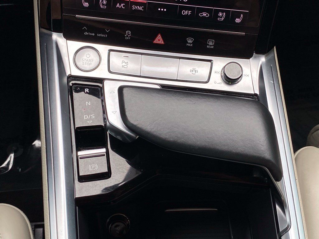 Used 2019 Audi e-tron Prestige w/ Prestige Package AWD/4WD image 25