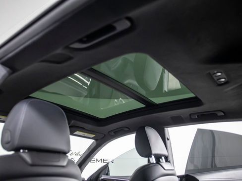 Used 2025 Audi Q8 Prestige image 25