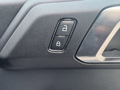 Used 2025 Ford Bronco Badlands image 37