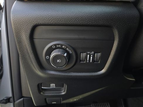 New 2025 Jeep Grand Cherokee Limited image 13