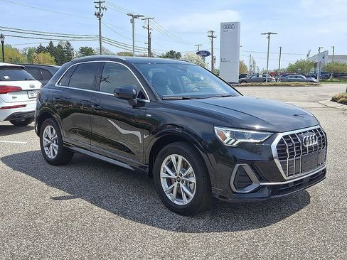 Used 2025 Audi Q3 2.0T Premium w/ Convenience Package image 2