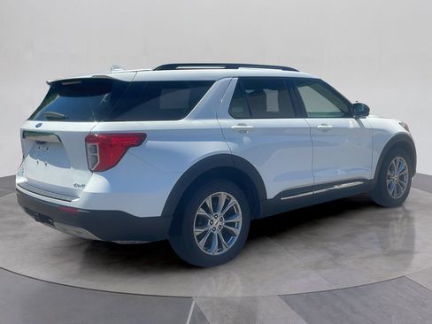 Used 2024 Ford Explorer XLT w/ Equipment Group 202A AWD/4WD image 6