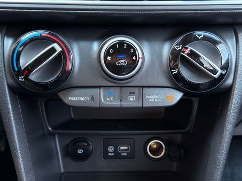 Used 2021 Hyundai Kona SEL AWD/4WD image 37