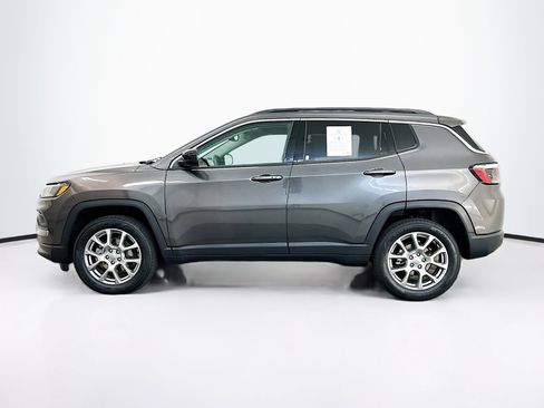 Used 2022 Jeep Compass Latitude image 4