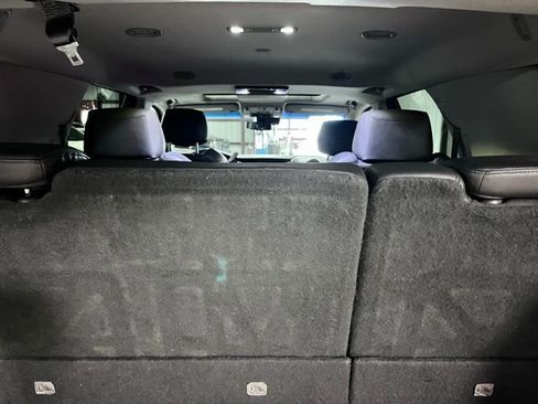 Used 2019 Cadillac Escalade Premium Luxury image 4