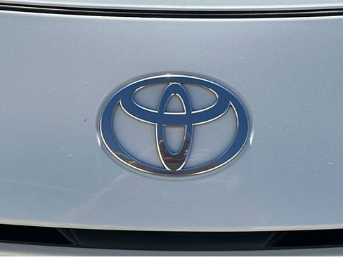 Used 2025 Toyota Camry SE w/ Convenience Package image 38