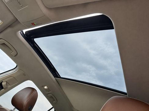 Used 2021 Volkswagen Atlas SE w/ Panoramic Sunroof Package FWD image 35