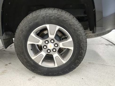 Used 2019 Chevrolet Colorado Z71 AWD/4WD image 9