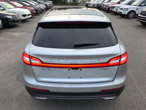 Used 2016 Lincoln MKX Select w/ Select Plus Package AWD/4WD image 11