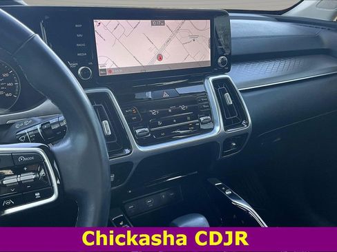 Used 2022 Kia Sorento SX image 9