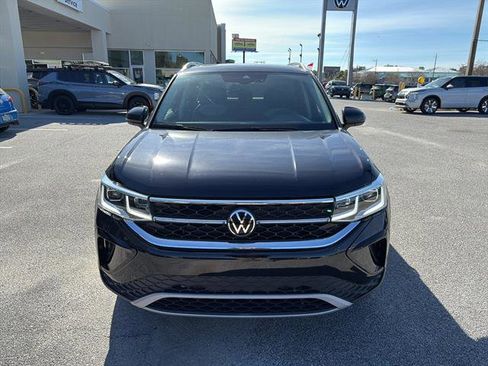 Used 2023 Volkswagen Taos SEL image 2