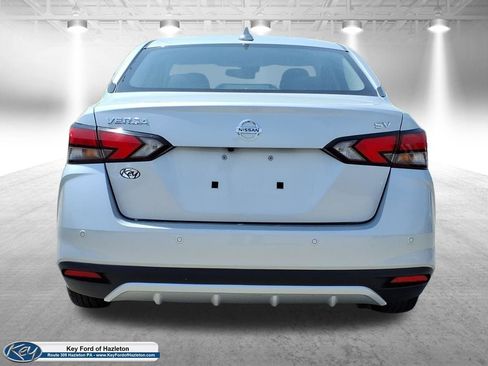 Used 2021 Nissan Versa SV FWD image 4