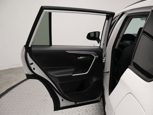 Certified 2024 Toyota RAV4 XLE FWD image 21