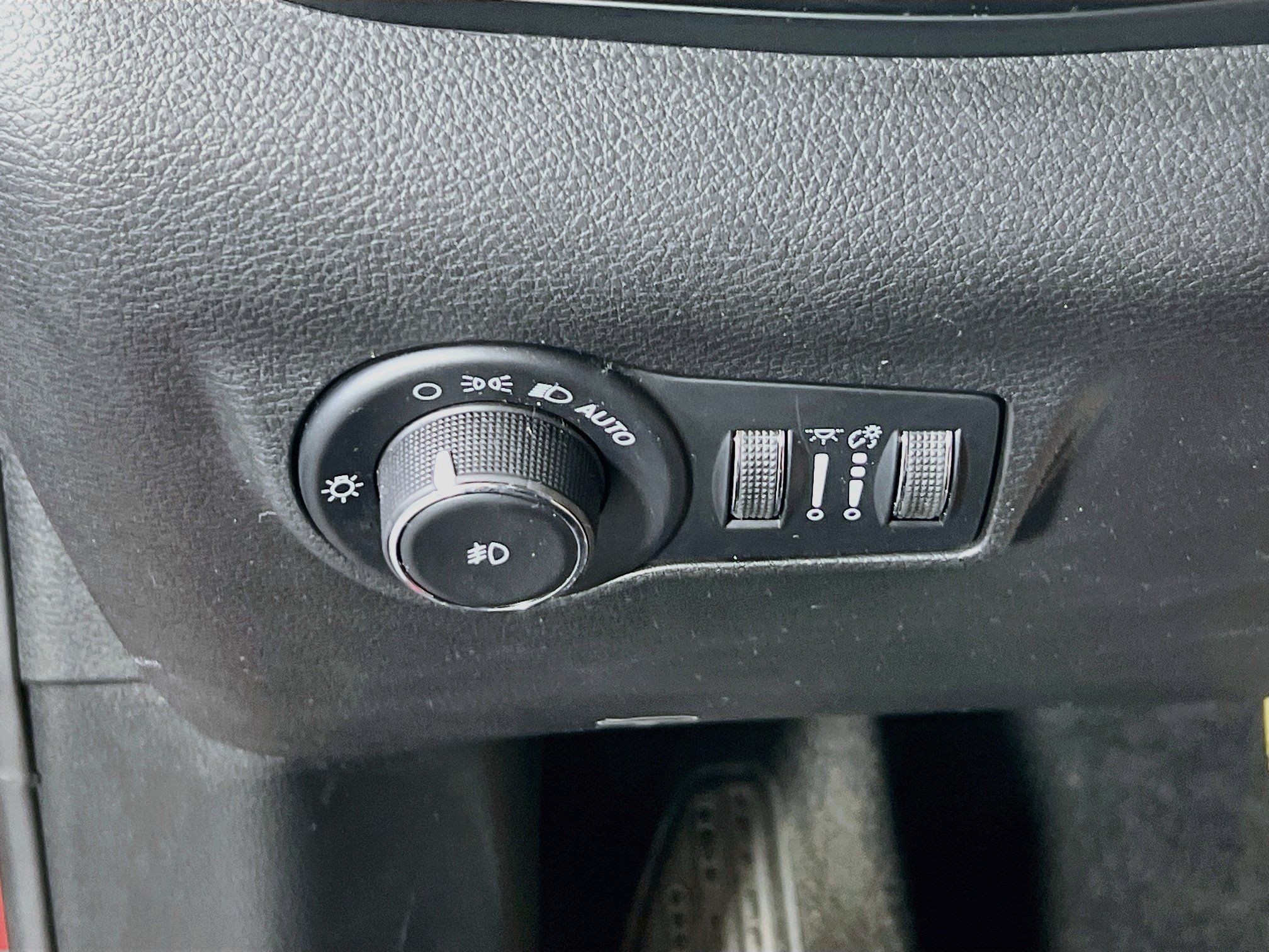 Used 2023 Jeep Compass Latitude w/ Convenience Group AWD/4WD image 10