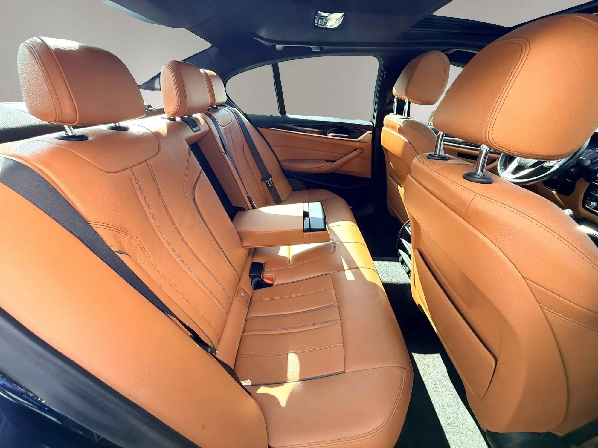 Used 2019 BMW 530e w/ Convenience Package RWD image 14