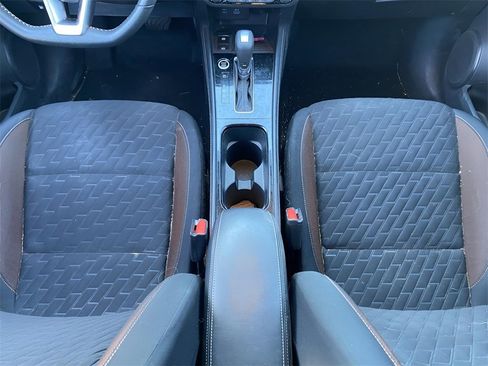 Used 2022 Nissan Kicks SR image 14