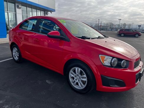 Used 2015 Chevrolet Sonic LT image 2