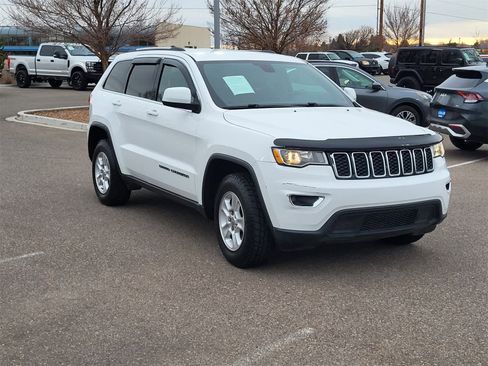 Used 2017 Jeep Grand Cherokee Laredo w/ Quick Order Package 23E image 3