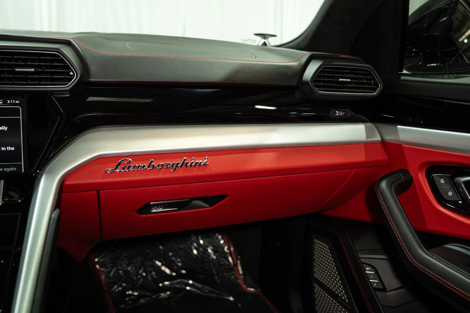Used 2022 Lamborghini Urus AWD/4WD image 12