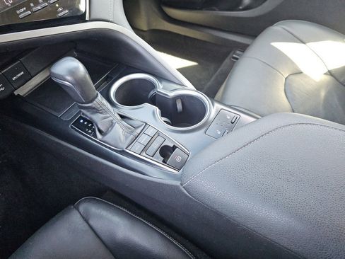 Used 2018 Toyota Camry XSE image 31