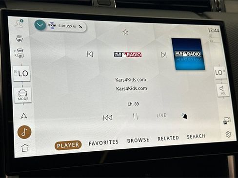 New 2025 Land Rover Discovery Sport Dynamic SE image 17